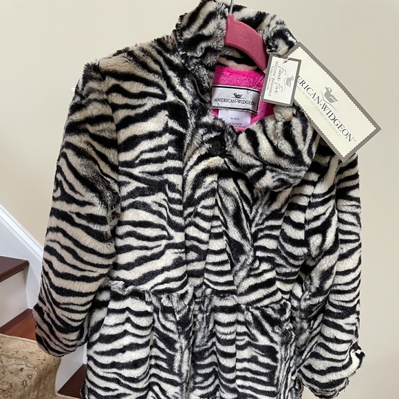 New American Widgeon Faux Fur Coat (Child size 5) - Picture 12 of 13